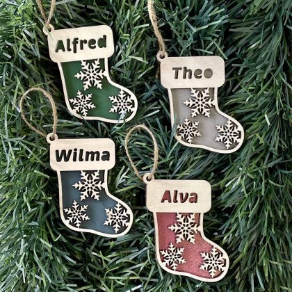 Julstrumpa i trä med namn